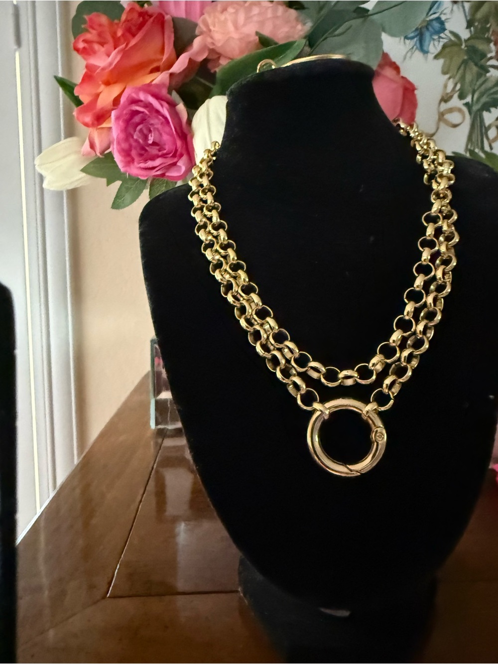 Gold-Tone lightweight Pendant Chain Necklace - Women Jewelry - Picture 3 of 4